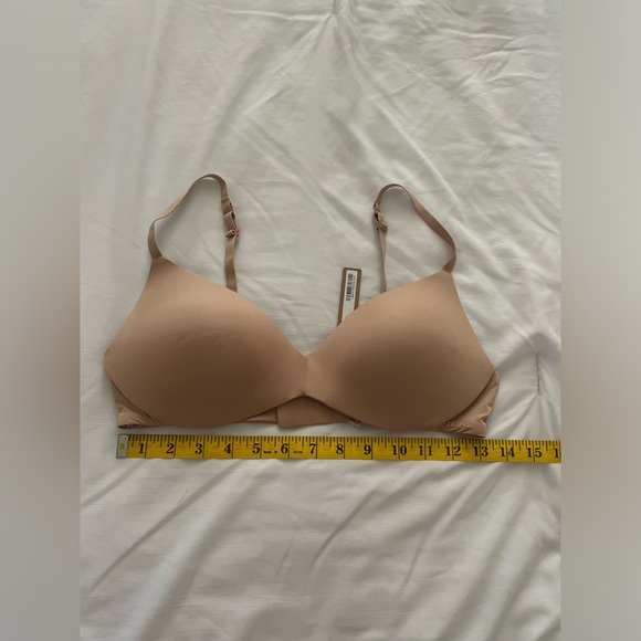 Skims wireless form push-up plunge bra - Picture 6 of 9